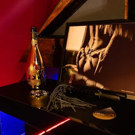 Апартаменты Urban 3 Nuances De Plaisir